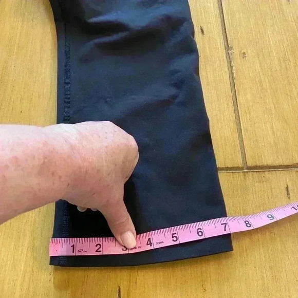 Lululemon Crop Leggings size 6 - Picture 6 of 10